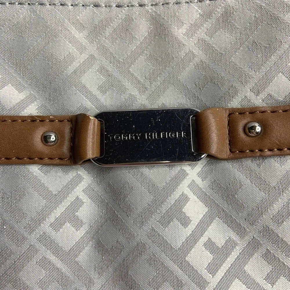 TOMMY‎ HILFIGER Gray Handbag Crossbody Purse